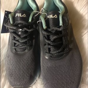 Brand new FILA women’s tennis shoes memory foam